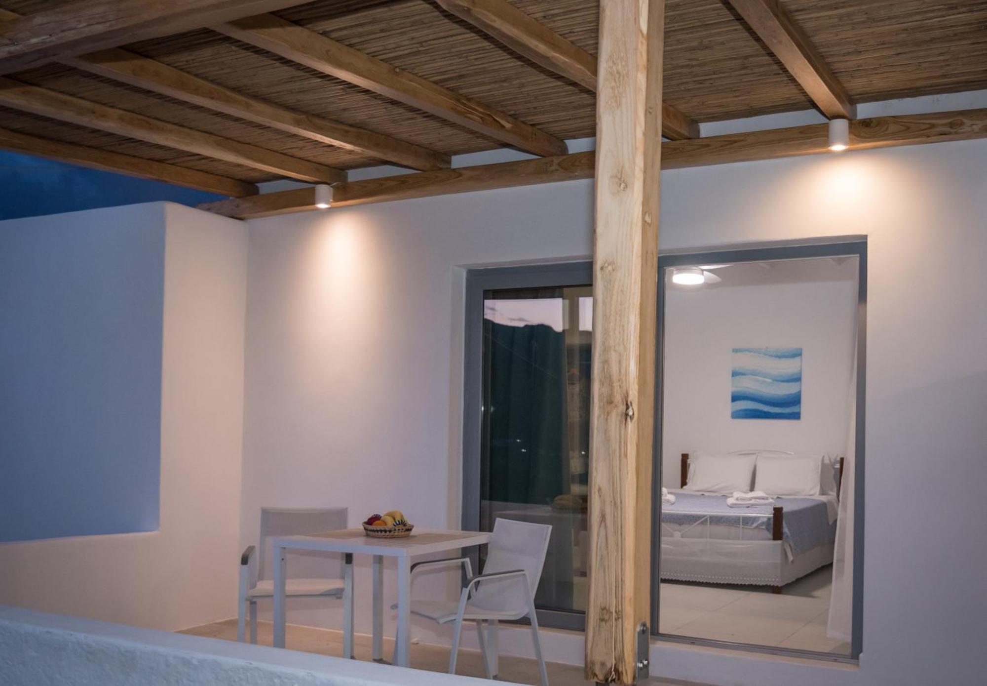 Sarantis Suites & Apartments Provatas المظهر الخارجي الصورة